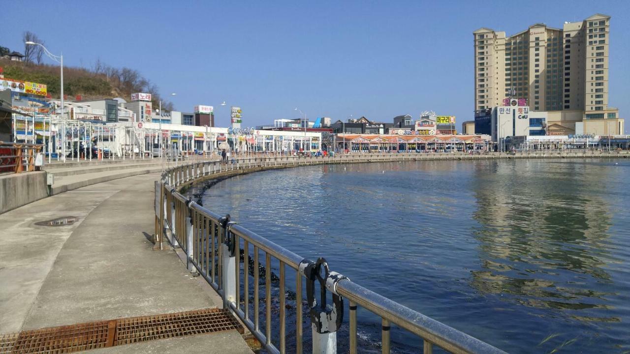 Marine Guesthouse Sokcho Exterior photo
