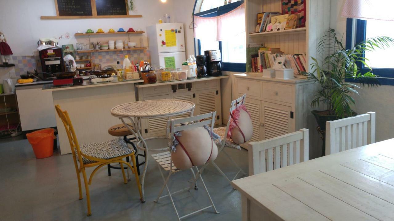 Marine Guesthouse Sokcho Exterior photo