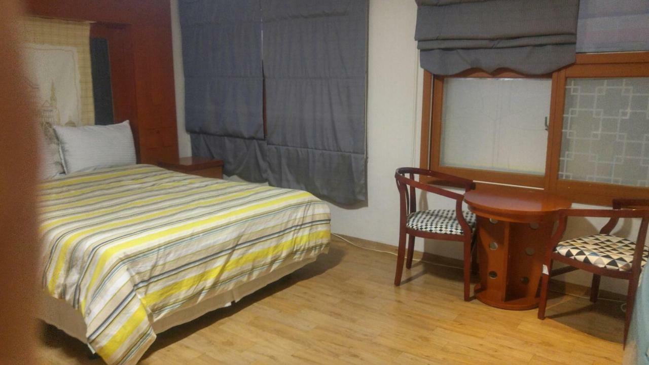 Marine Guesthouse Sokcho Exterior photo